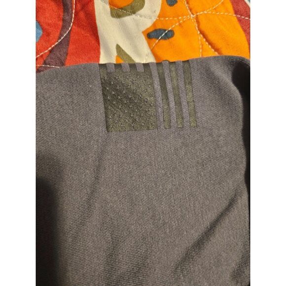 💥 Under Armour Loose Fitted Hoodie size Small - Picture 2 of 4